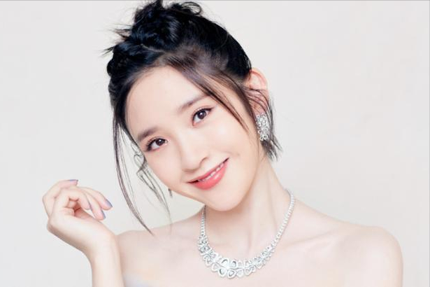 “人生赢家”唐艺昕，爱尔兰举办婚礼，富二代老公订400万月子所