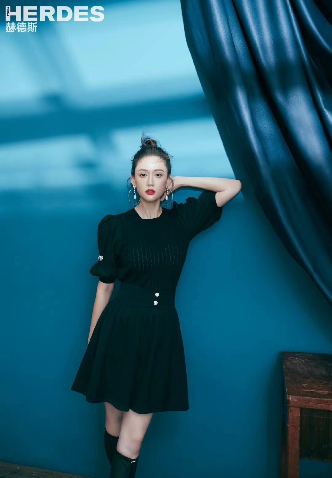 陈乔恩瘦太狠了，剪齐刘海变锥子脸像戴假发，模样大变像换了个人