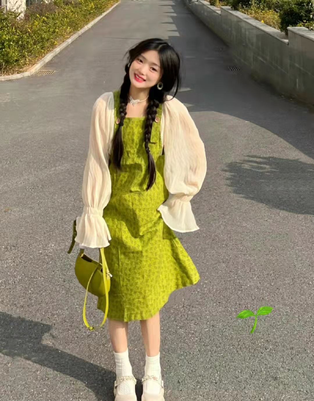 不到160cm的女生,早春不妨试试这么穿,甜美可爱显气质,超亮眼