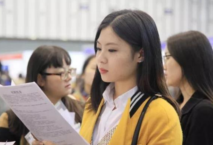 重庆中烟系统公布拟录用名单，大部分都是本科生，硕士去一线