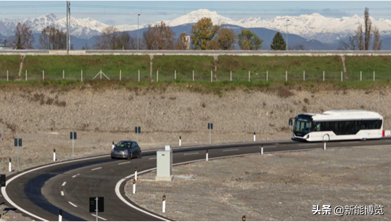 电动汽车动态感应充电技术