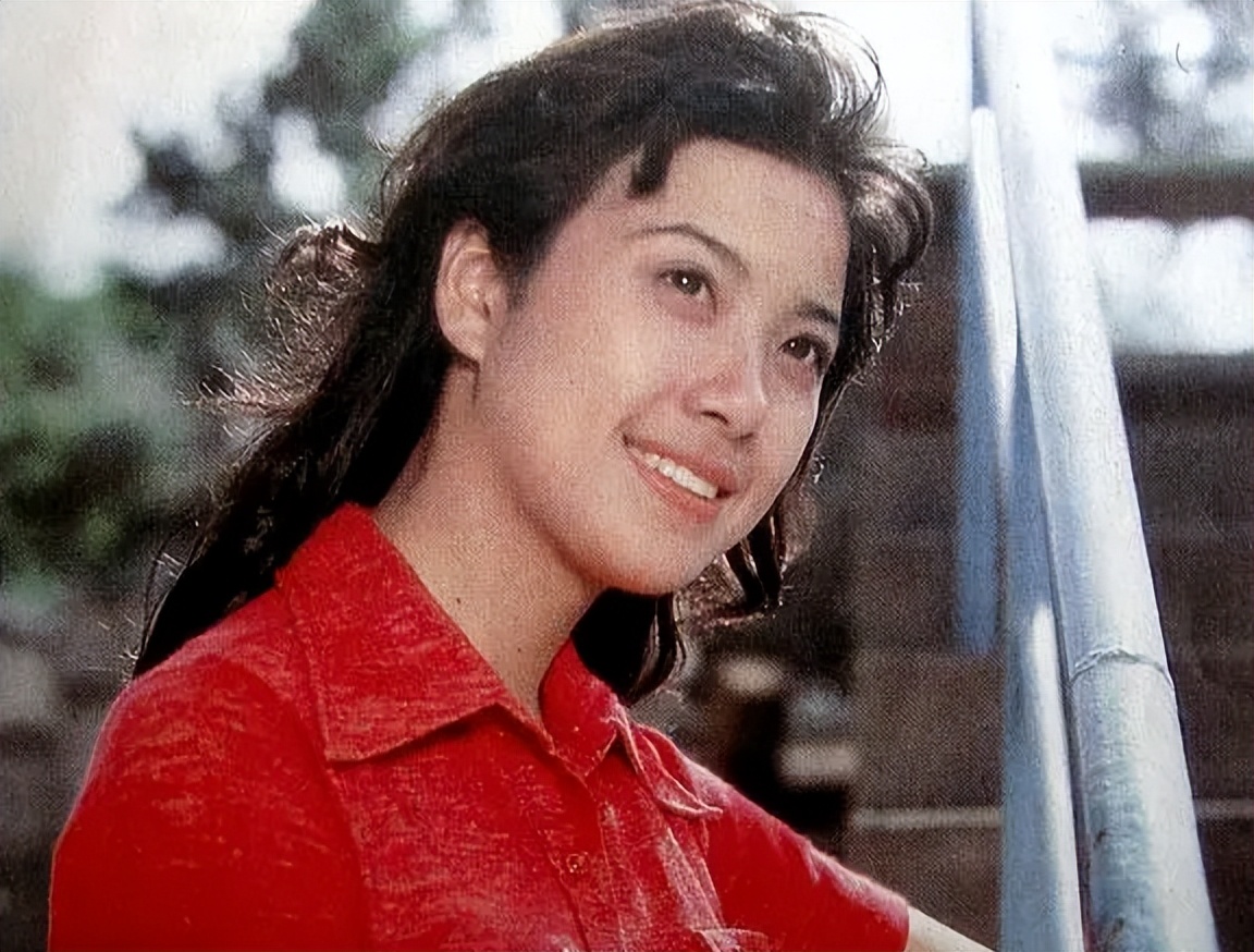 50年代出生的内地女明星,总有一种蓬勃生命力的美,璀璨夺目