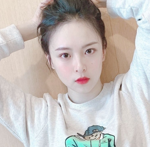 北大美女学霸走红，毕业后选择进娱乐圈，却因艺术生身份引质疑