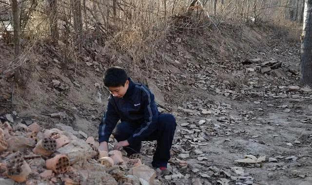 寒门贵子不负“众望”，寒窗苦读，744分考入清华，如今的他呢？