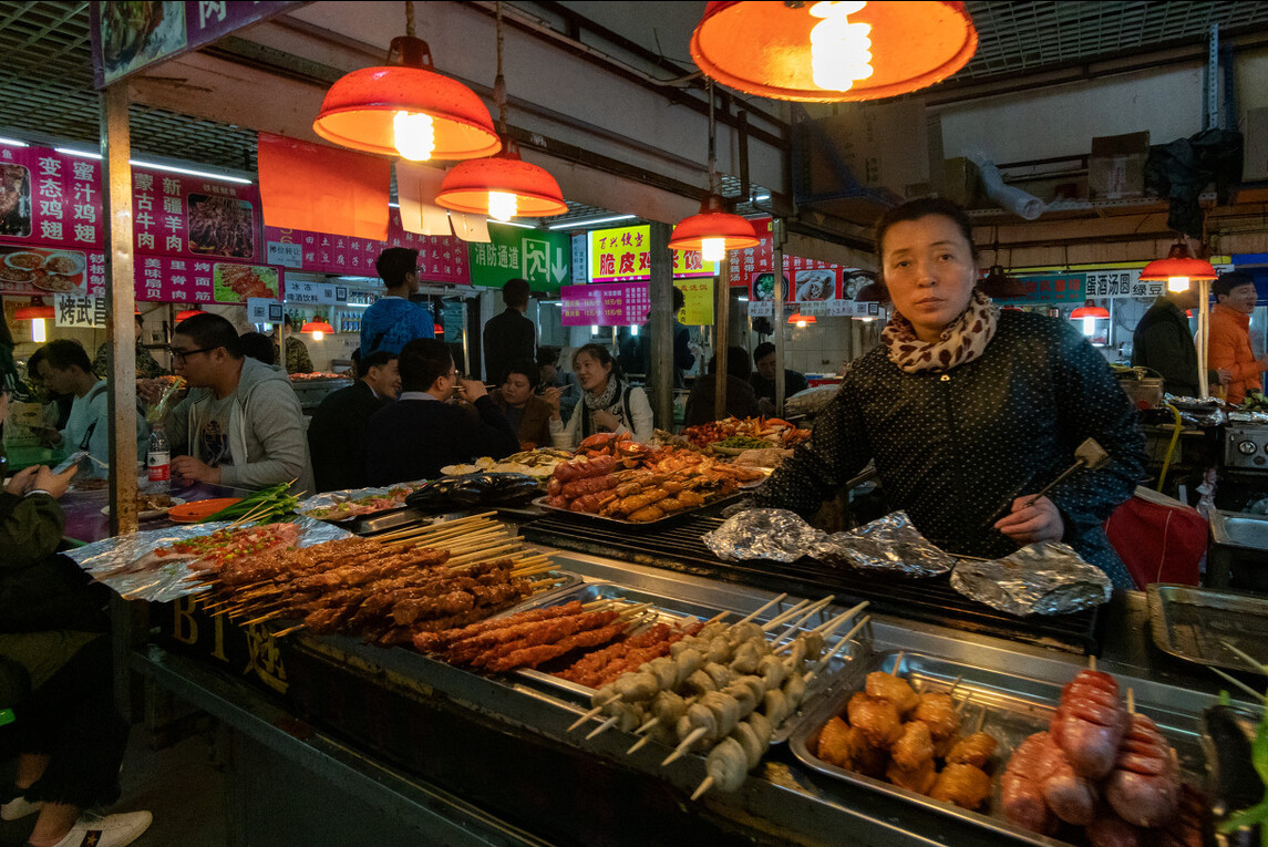 火遍美食街的6种小吃,臭豆腐排第3,烤鱿鱼排第2,你爱吃吗?