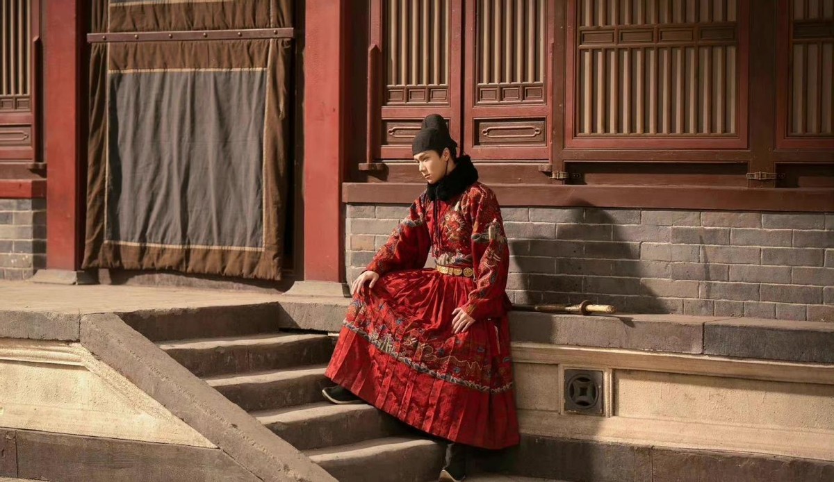 穿飞鱼服我只服这11位男星！穿上后个个化身为万人迷，霸气侧漏