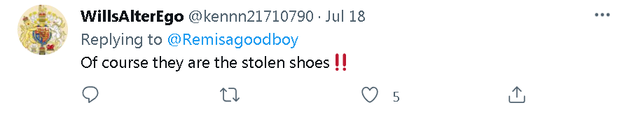 做代言人时顺走的高跟鞋，梅根还在拍订婚照时穿？网友：非常像