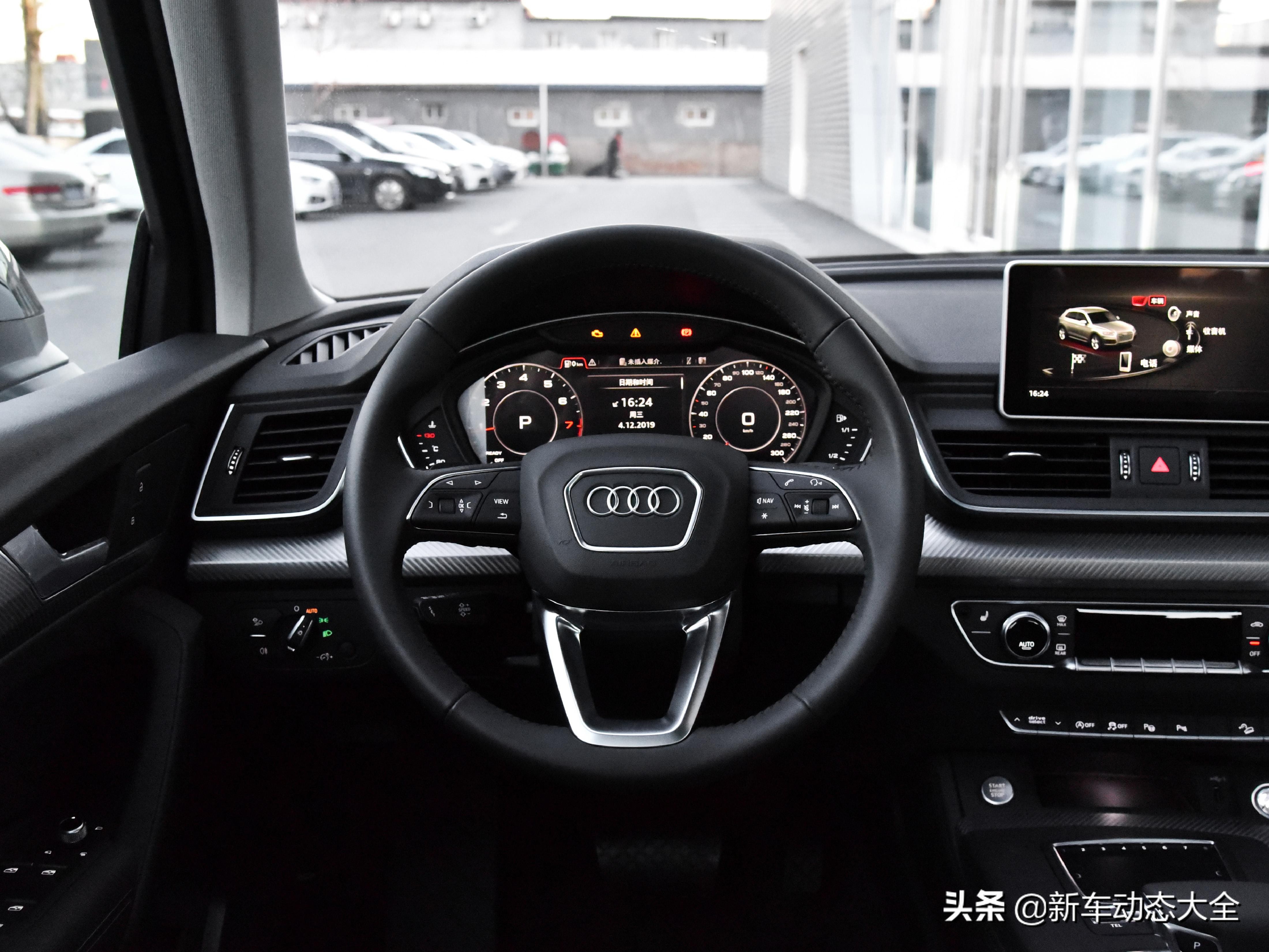 动感十足中型SUV，搭载EA888发动机，实拍奥迪Q5L