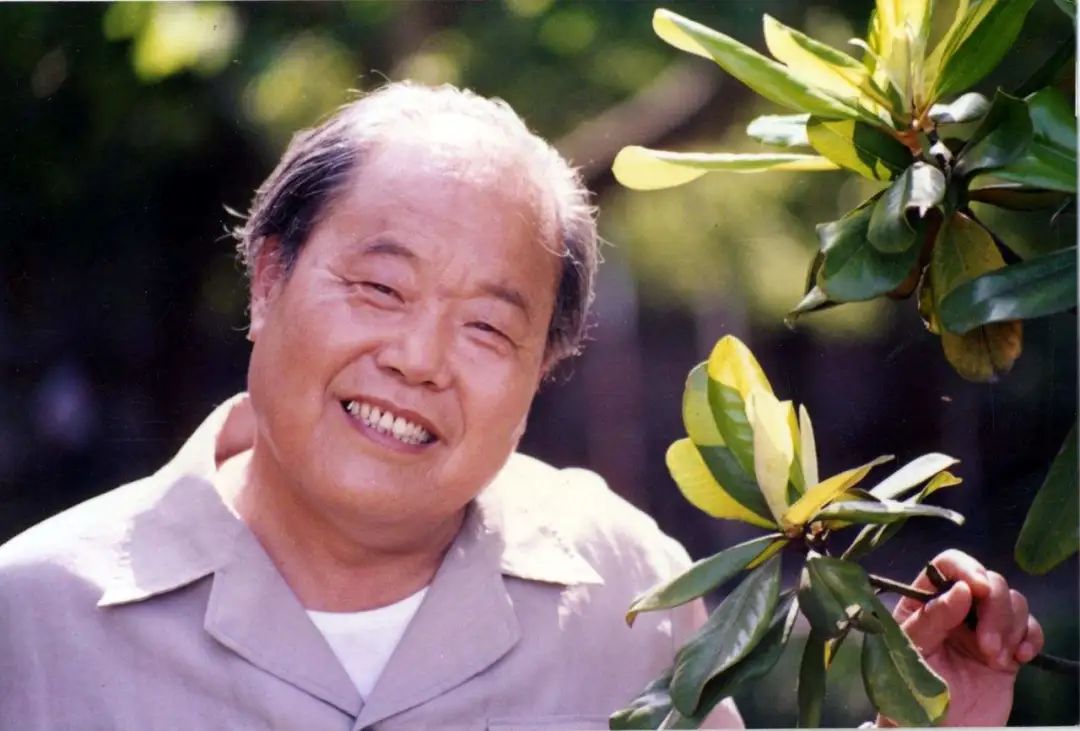 纪念孔孚 自曲阜、济南来，必将走向世界和未来——访谈孔德铮大姐