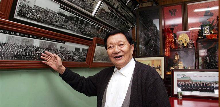 华西村：家家户户住别墅，存款最低600万元，现在怎样了？