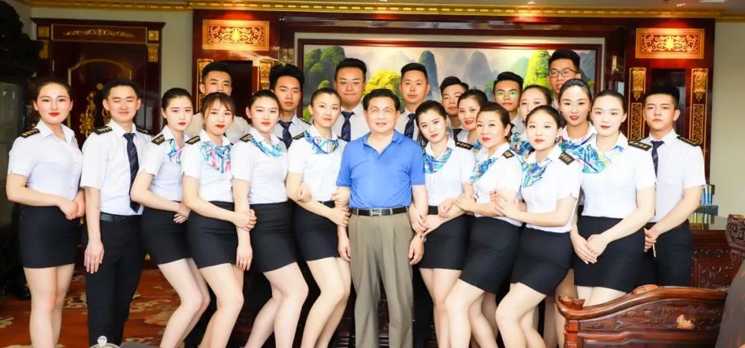 打太极够厉害！文峰负责人陈浩称跳迪斯科是为活跃气氛