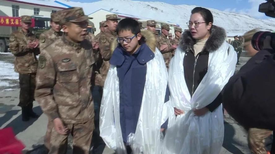 爸爸牺牲10年妈妈瞒了10年，10岁扬州小学生去了爸爸牺牲的地方