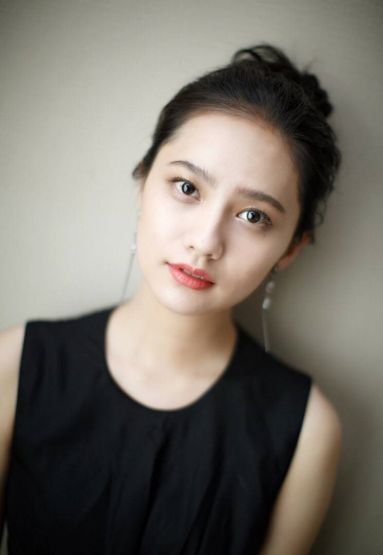 94年北京女演员姜珮瑶，气质清新