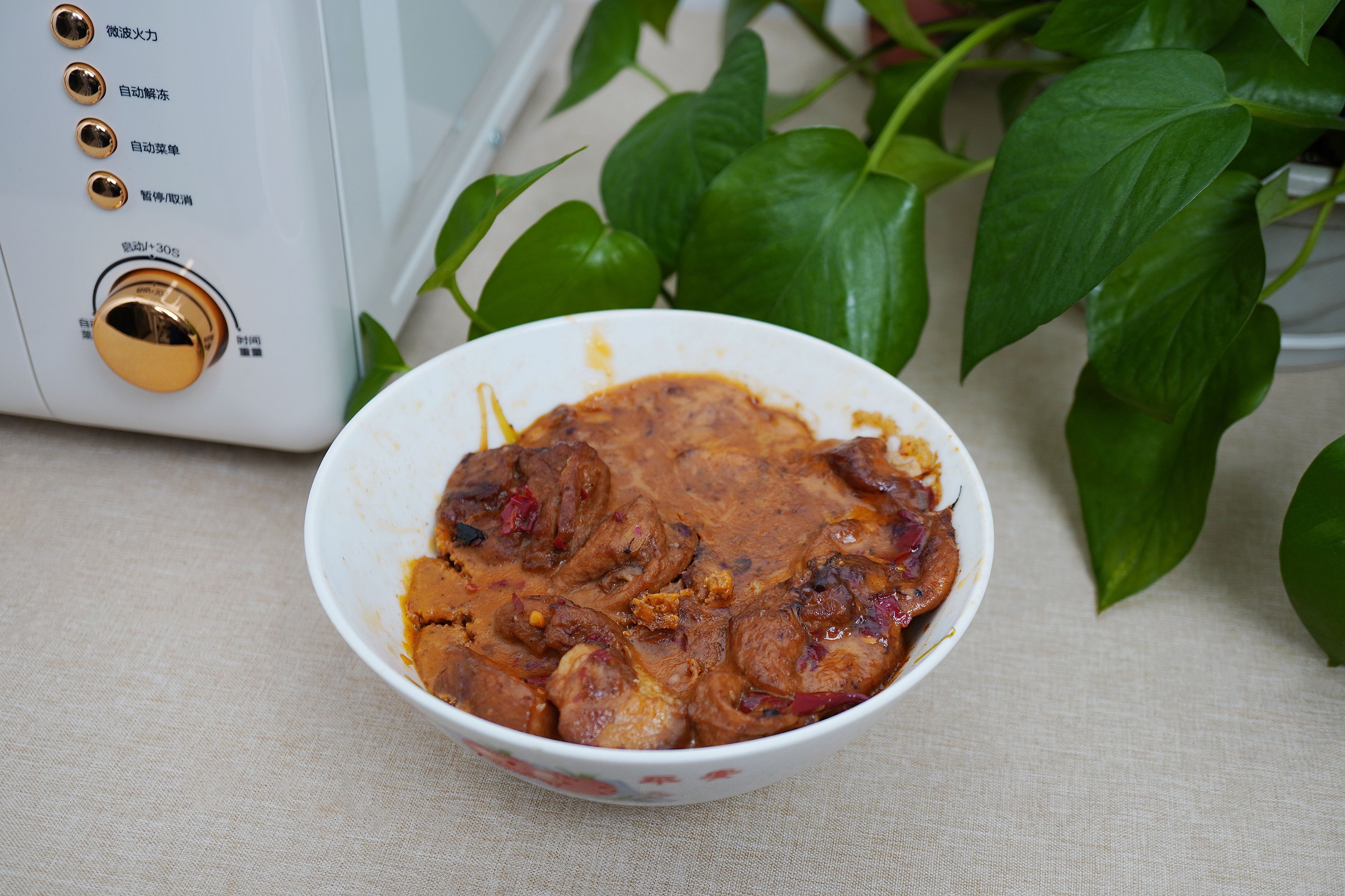 除了用来热菜热饭，现在的微波炉还能做这么多你知道吗？