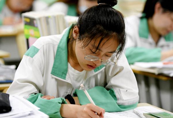 高考满分作文，全文755字有数十个生僻字，阅卷组长写了四页注释