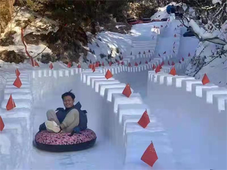 "山上赏雪·山中戏雪·山下滑雪"轿子雪山第三届户外冰雪嘉年华开幕