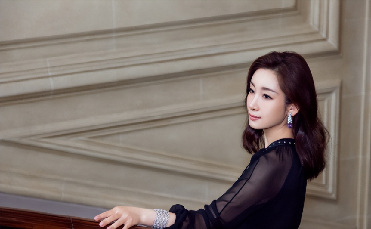 “女人30豆腐渣”？这6位“徐娘半老”的女星，个个风华不减