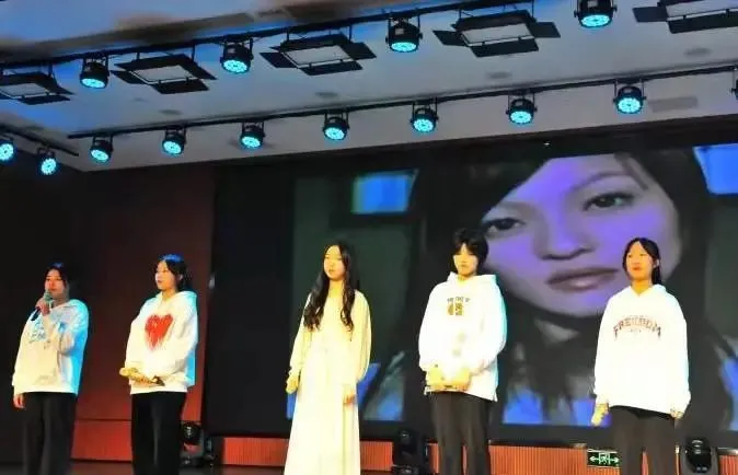 湘潭市三中举行第21届校园艺术节暨庆元旦迎新年文艺汇演活动