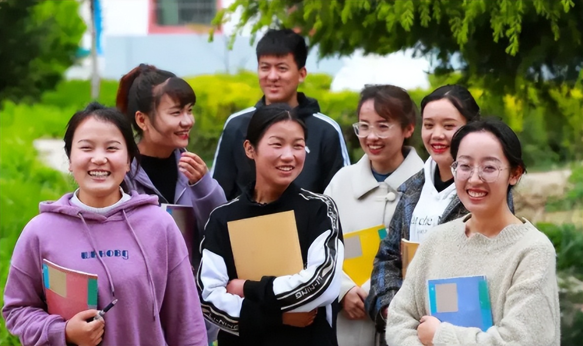 大学生就业5年各专业收入，榜首收入令人羡慕，医学专业仅排第8