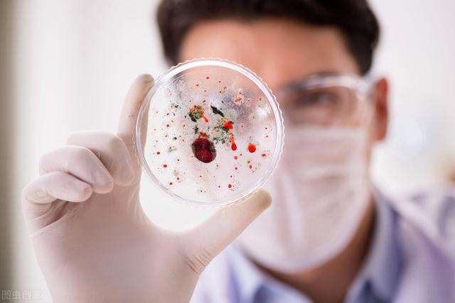 把自己的痰液咽下去，究竟有多大的危险？你要知道真正危险的信号