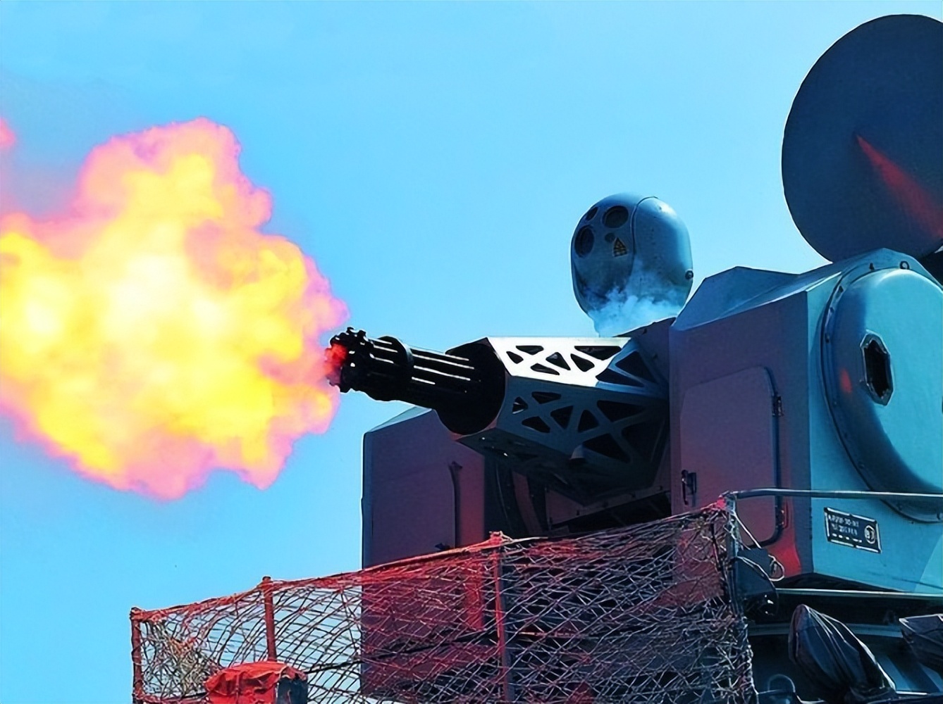 近防炮金钟罩实力有多强红海行动精彩片段军舰开炮