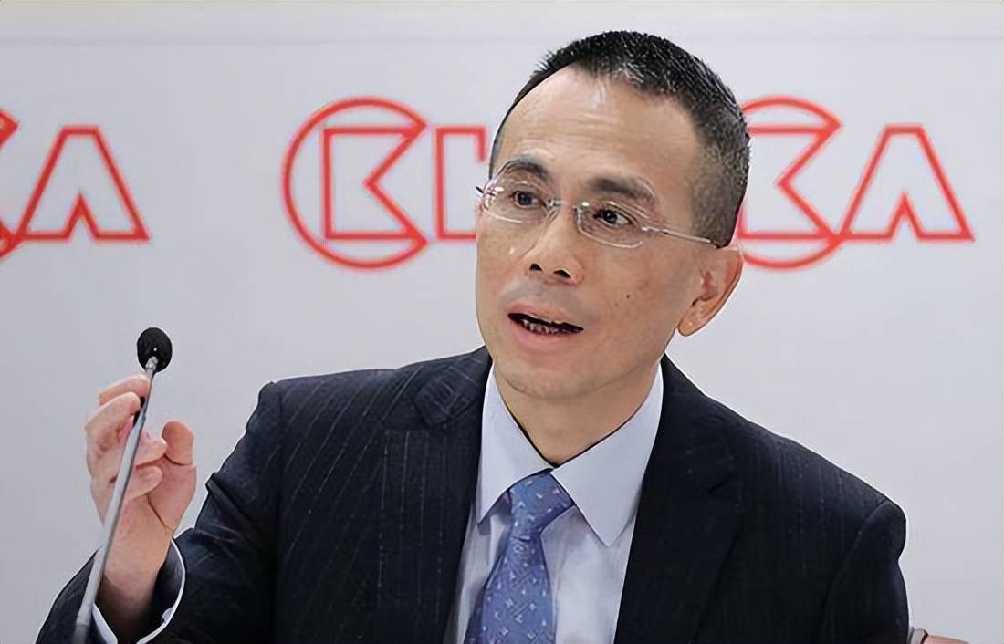 坐拥几千亿资产，净负债率却为零！中国真正的地产首富花落谁家？
