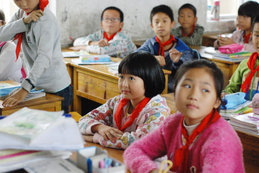 学生作文《老太去世》走红，全班学生痛哭不止，老师：哄都哄不住