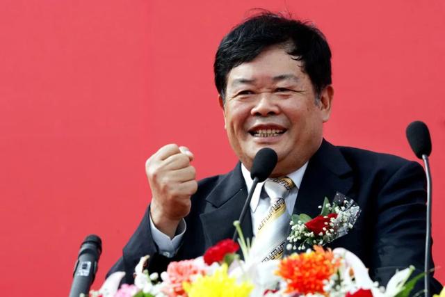 曹德旺100亿建科技大学，主攻中国制造业短板，释放出什么信号？