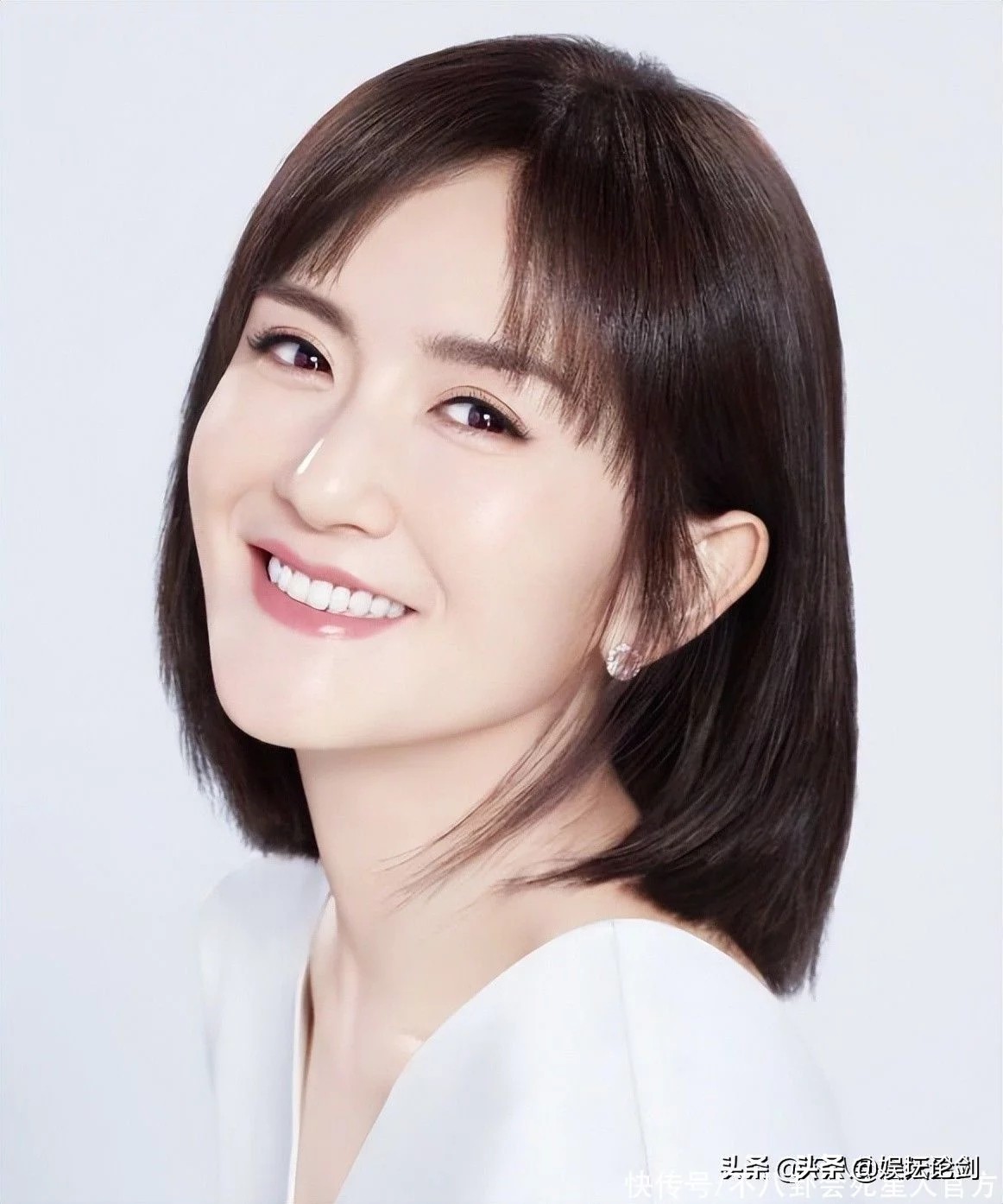 谢娜生娃写本书，刘晓庆离婚写本书，大衣哥小学没毕业还写自传