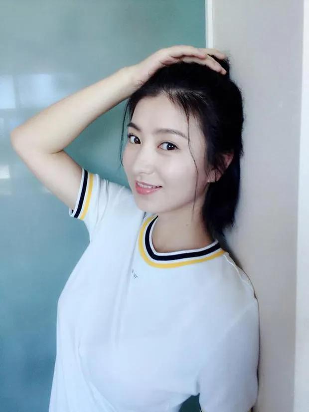 斓曦，20张精美的照片