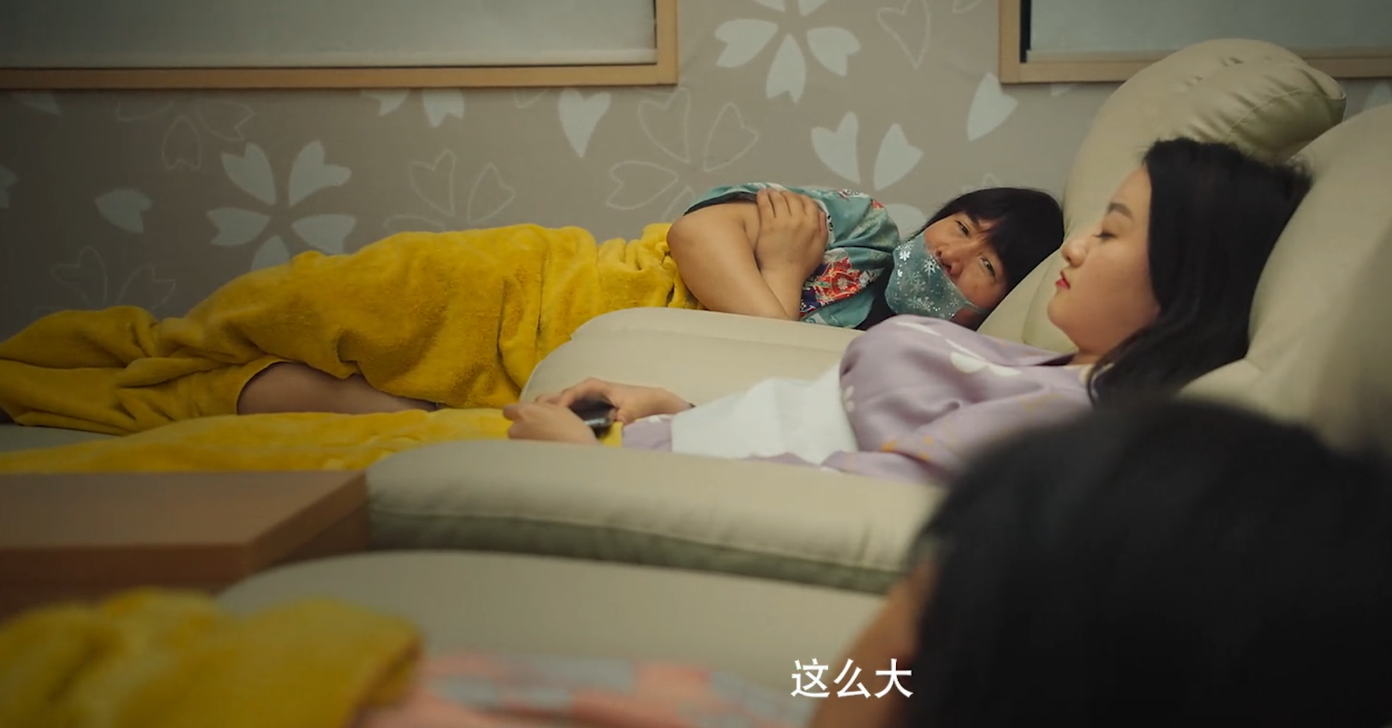 没想到，王小利一部网大能抄袭三部经典，赵本山的招牌被消耗光了