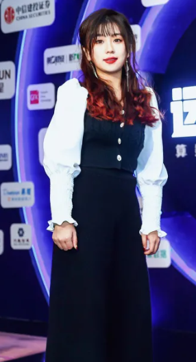 中国海洋大学“女神学姐”火了，保研北大，长相更是美若“仙女”