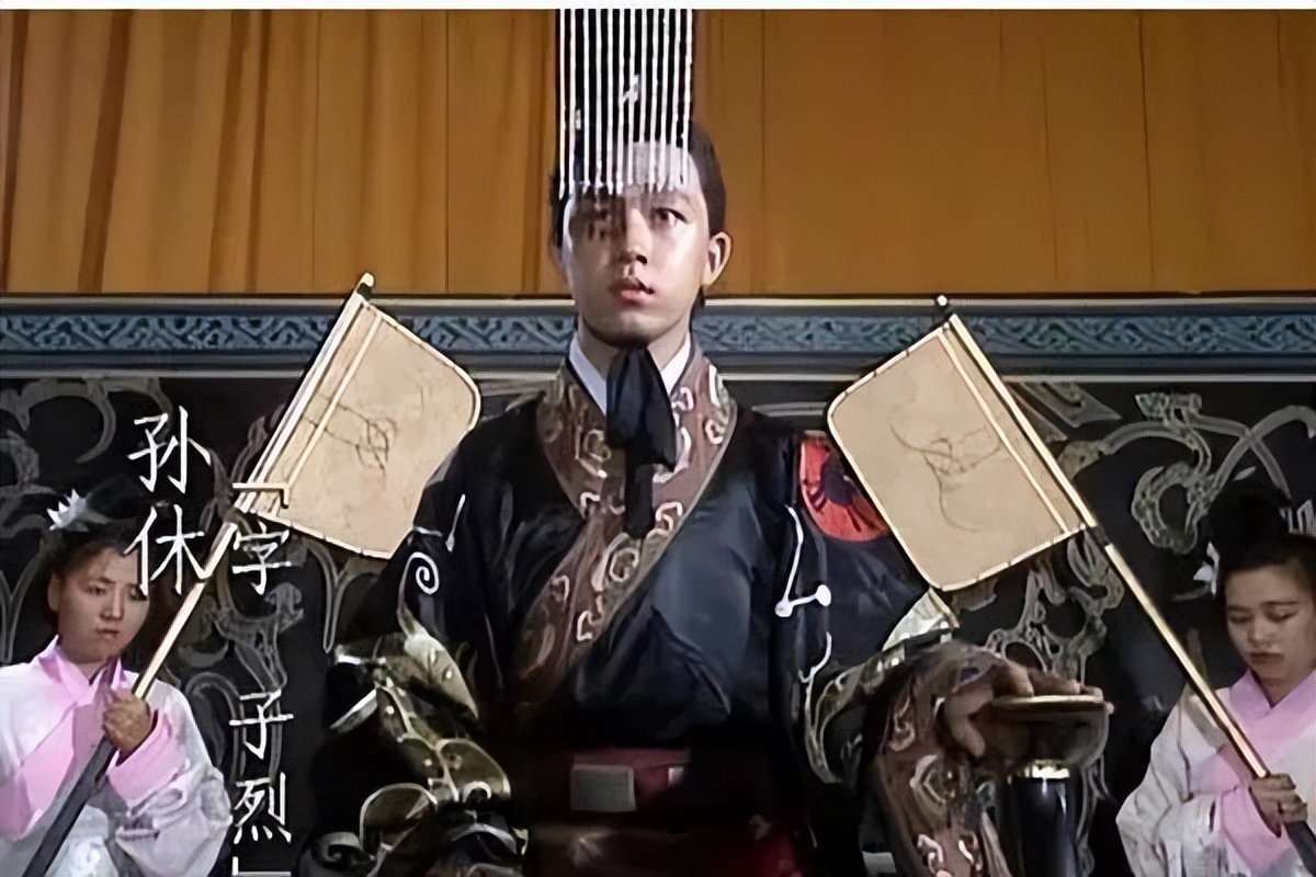 “李大嘴”姜超，相亲20次娶胖妻，38岁才得子，蜗居生活也幸福