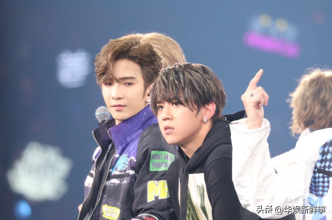 MIRROR红馆演唱会：人气王姜涛再度身体不适，演唱过半即气息不足