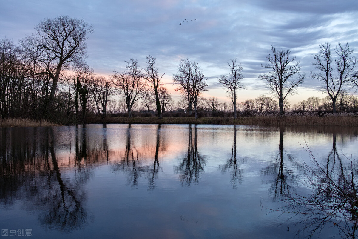 当女孩心情不好时,可以在朋友圈发些文案暗示