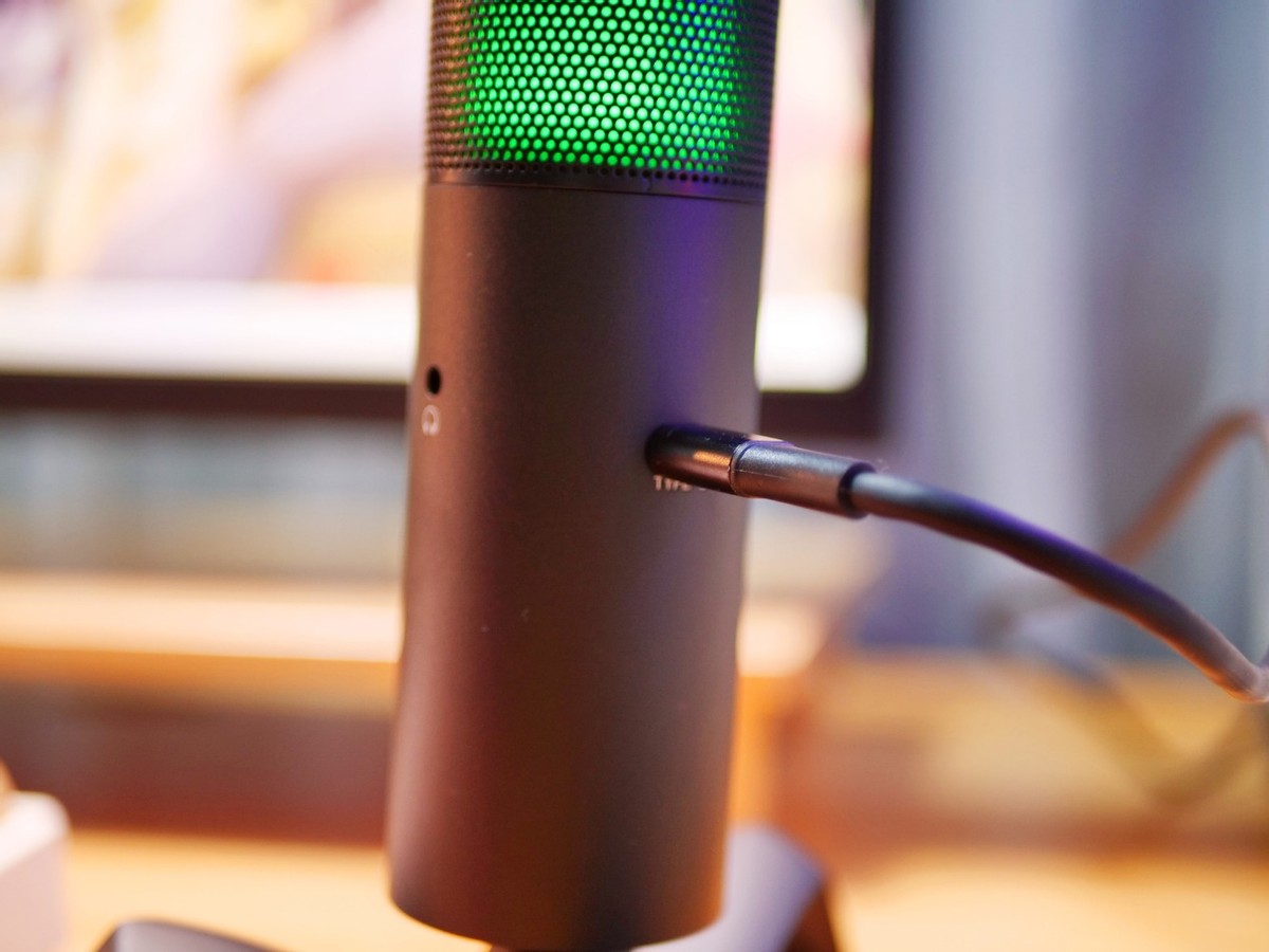 麥克風(fēng)也能光污染？雷柏上新奇葩外設(shè)，外形夸張還能直播