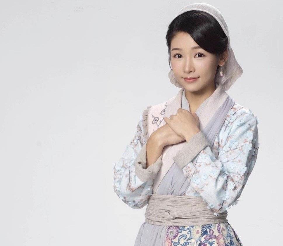 突发！TVB新一代女神宣布离巢，多次否认整容声称自己是纯天然