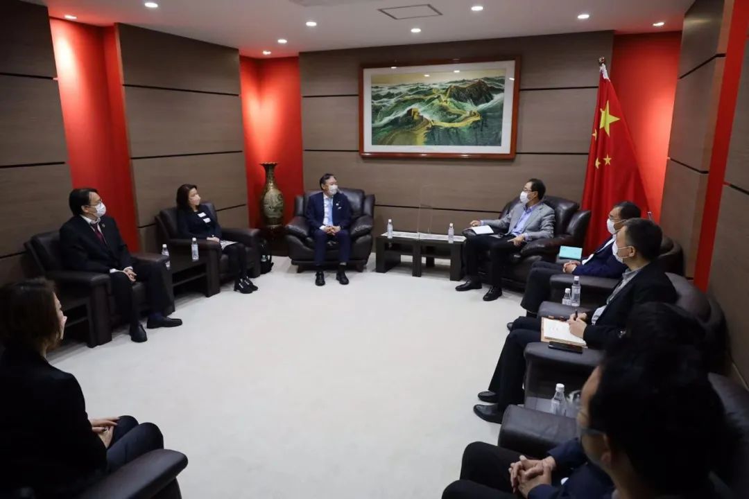 驻名古屋总领事刘晓军会见日本福建侨商会会长魏成炳