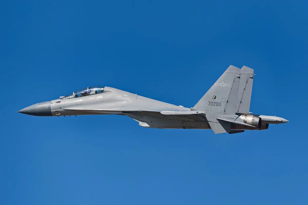 ��ý������ս���վ��ٴλ�װ��16������ս����16����Ծ�ӿվ���һ