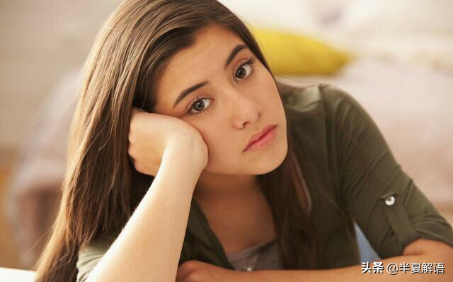 50岁女人崩溃：刚退休，婆家人就亲情绑架我去医院伺候自私的婆婆