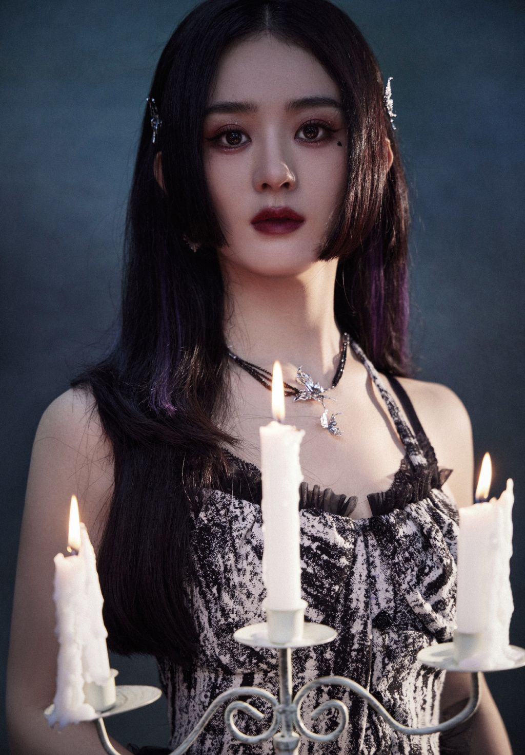 “黑红玫瑰”——赵丽颖