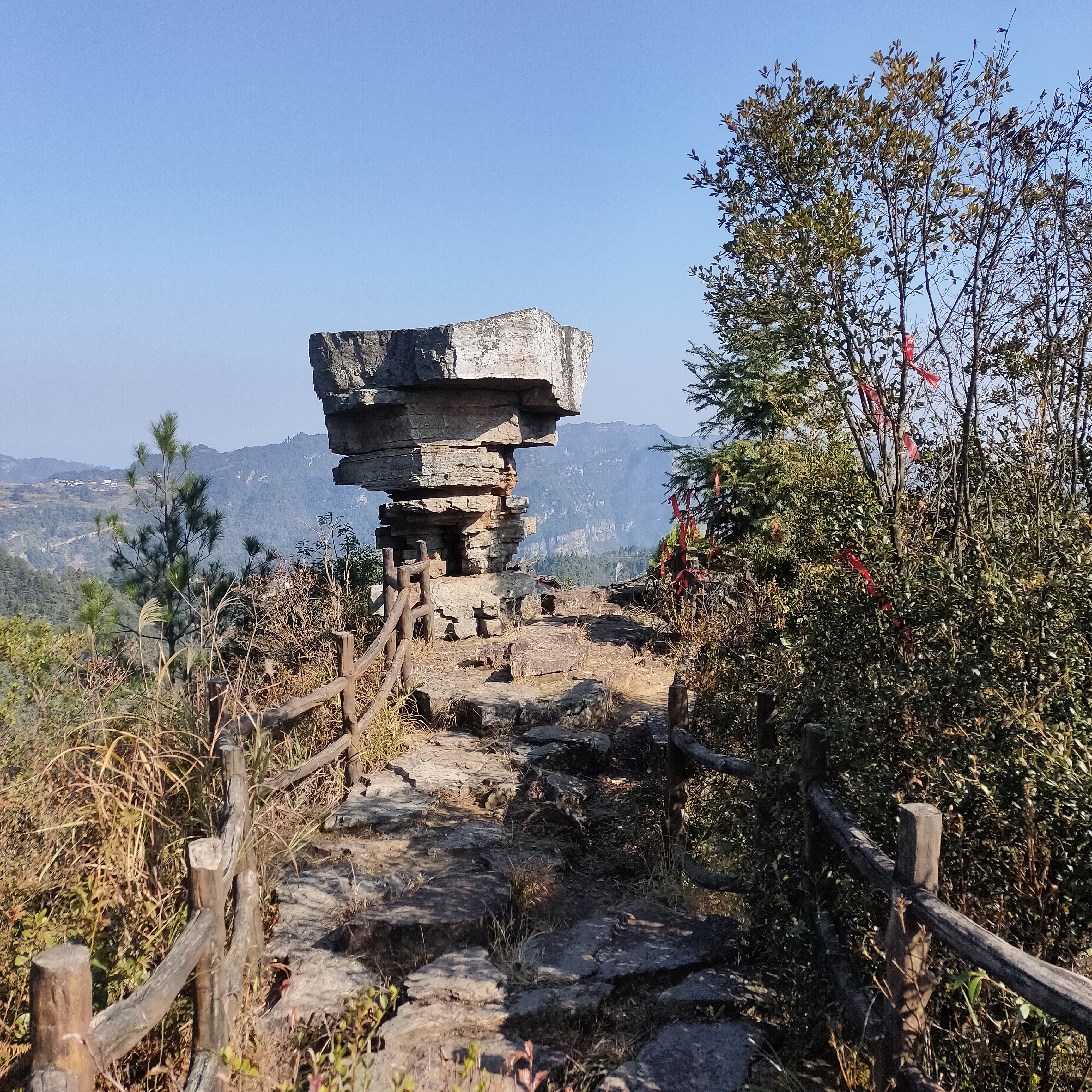 「贵州Discovery」到紫林山去！伸手就能抓住彩虹