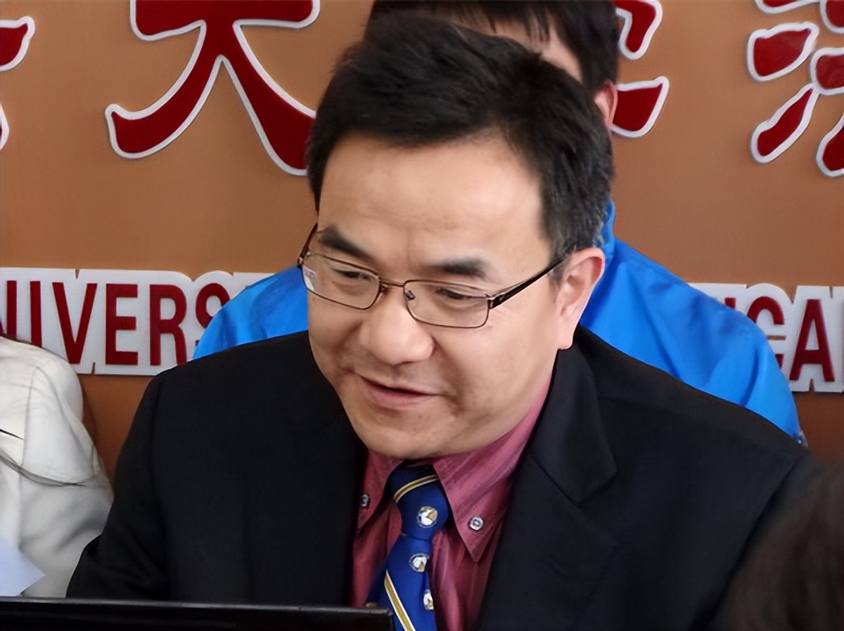 张庭为夺回被冻结的20亿，请法学教授何兵出山，能成功追回吗？