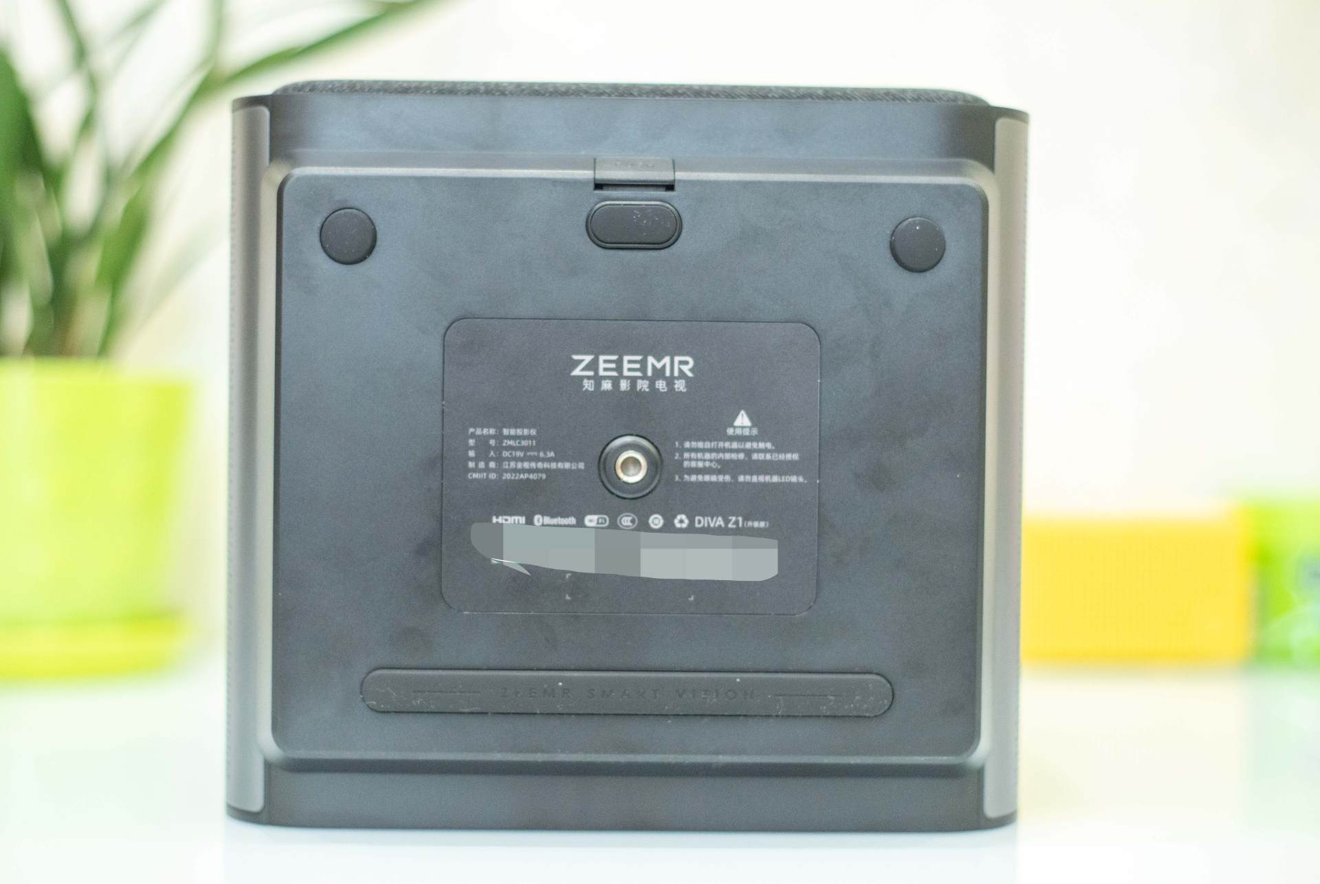 拒绝虚标、卧室绝配、千元档投影仪的一匹黑马｜知麻 Z1