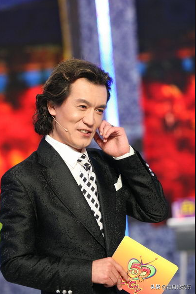 李咏病逝4年了，遗孀哈文的选择令人泪目