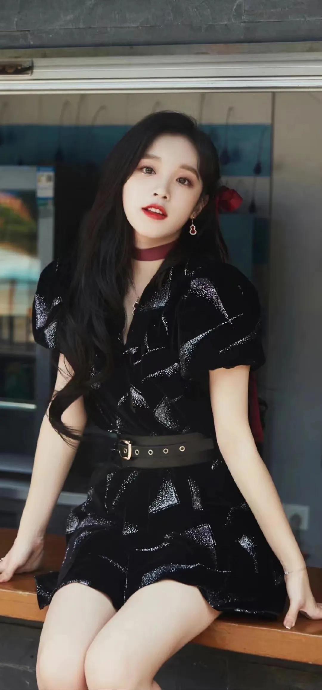 宋雨琦美图 湿发也好美 什么风格都能驾驭，跳舞妖精好会扭