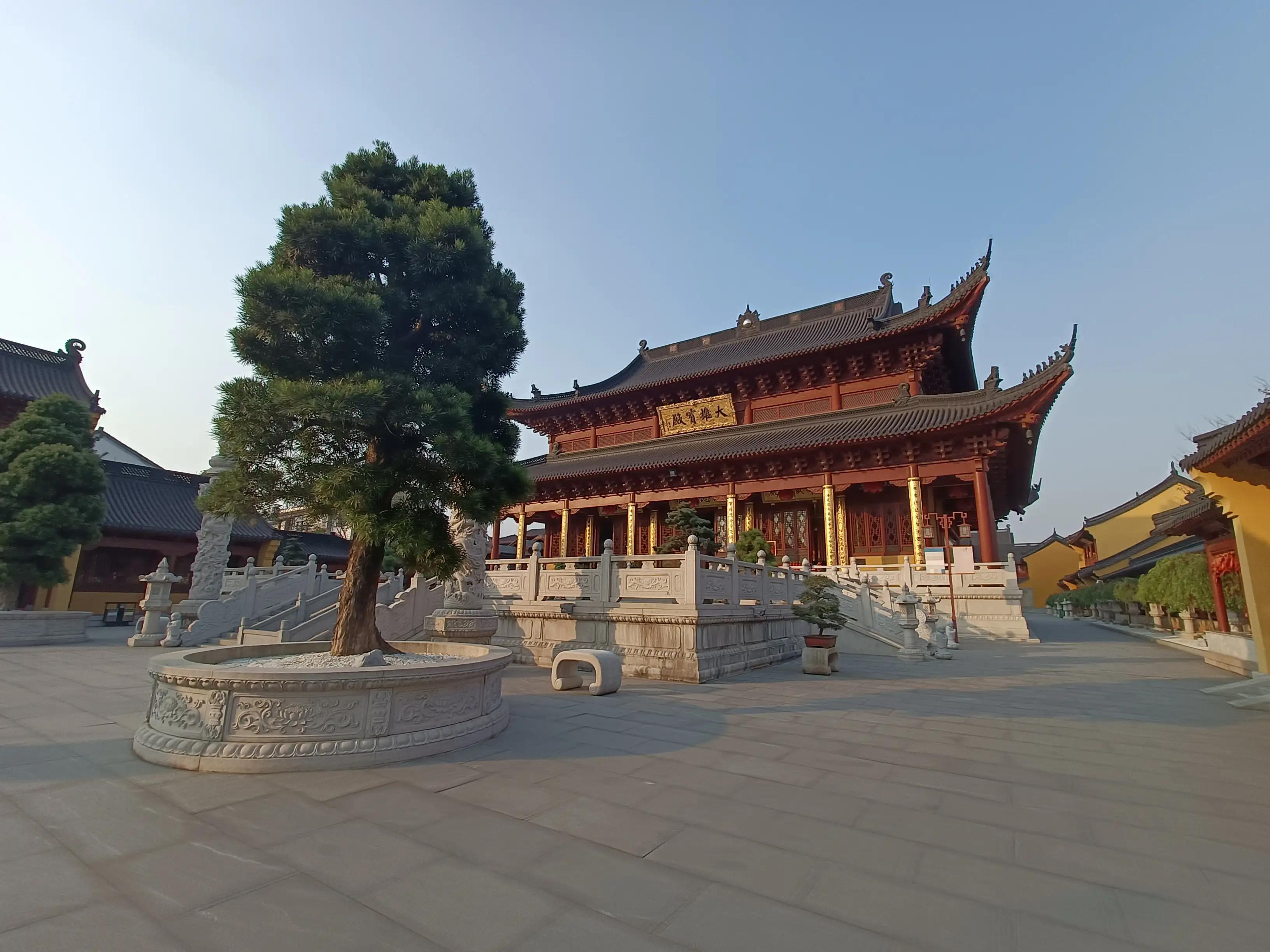 绍兴有这样一座金碧辉煌的寺庙随手一拍就是大片门票免费
