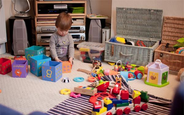 如何让三岁孩子自己收拾玩具？睿智妈妈巧用妙招，成功解放自己