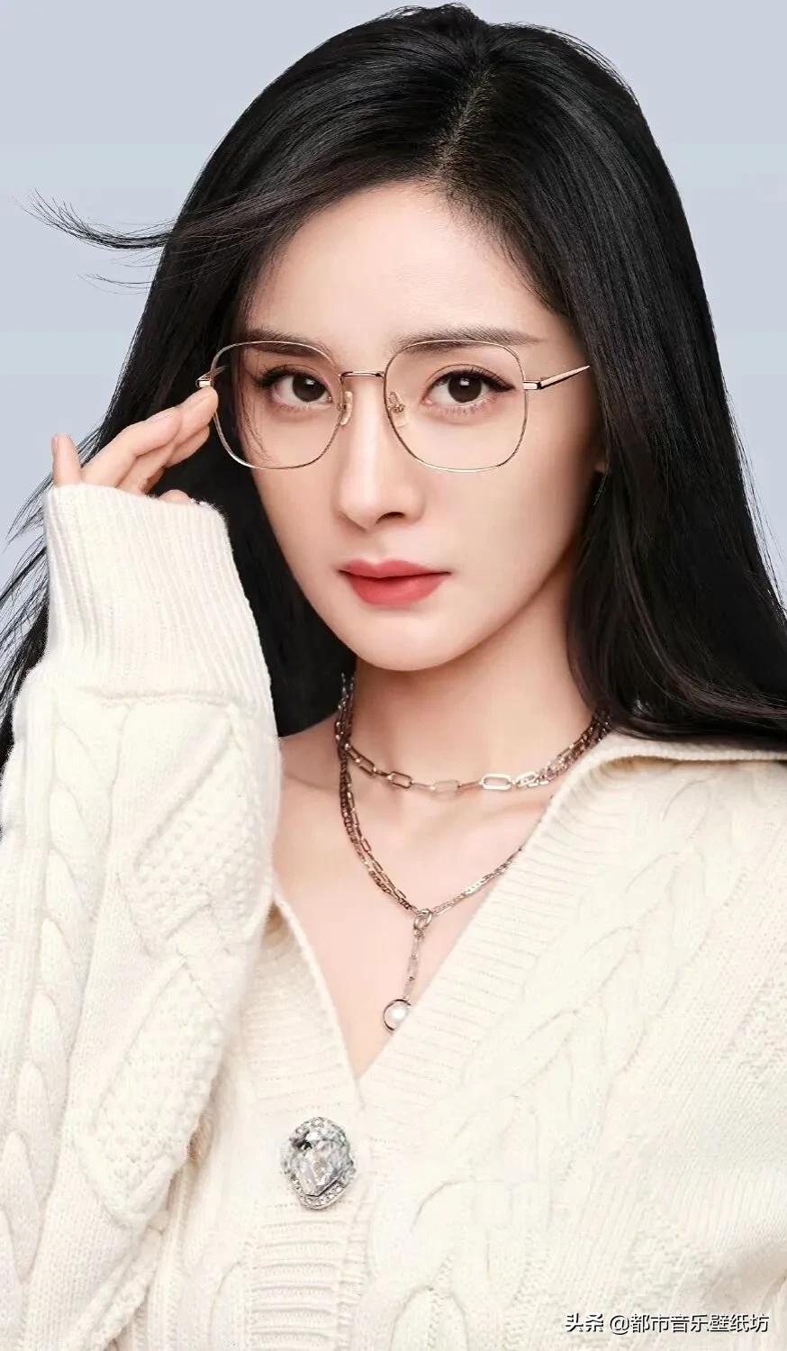 杨幂高清时尚穿搭美图壁纸精选