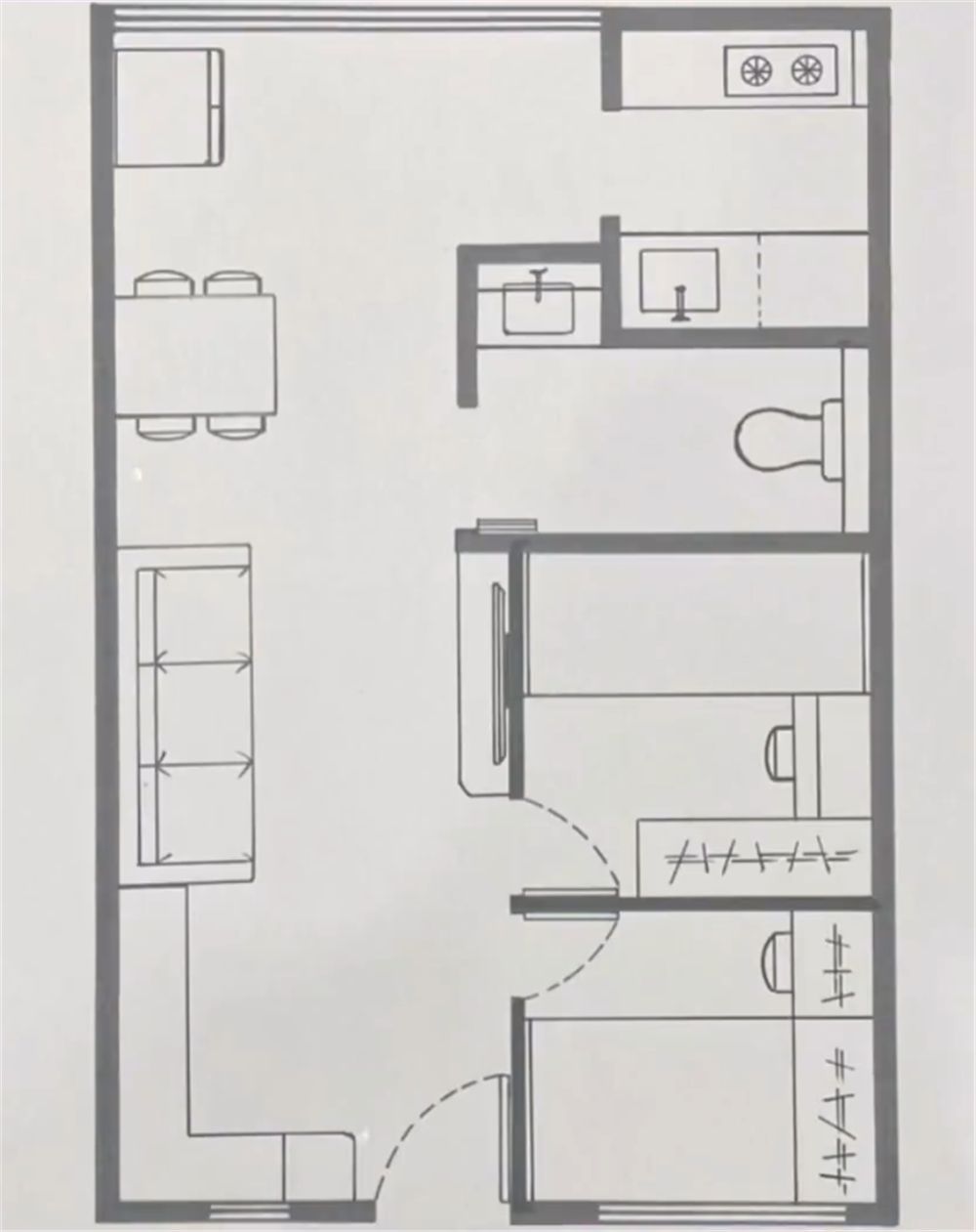 香港老哥申请公屋9年，搬进31㎡旧蜗居，规划一家四口的温馨小家